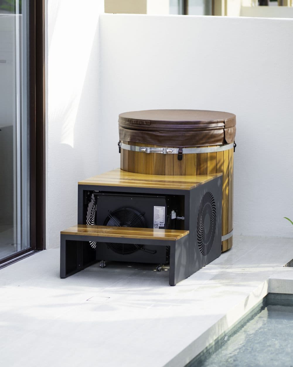 Odyssey ice bath in use